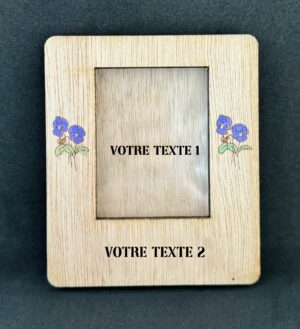 Support photo magnétique de type polaroid en bois gravé et personnalisable